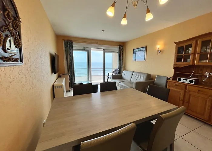 Apartamento Cozy One-bedroom With Sea View And Pool T50