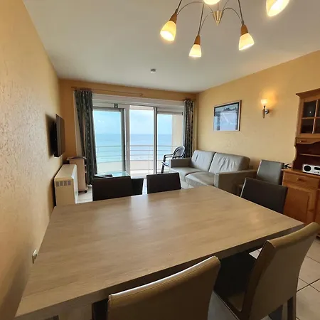Daire Cozy One-bedroom With Sea View And Pool T50